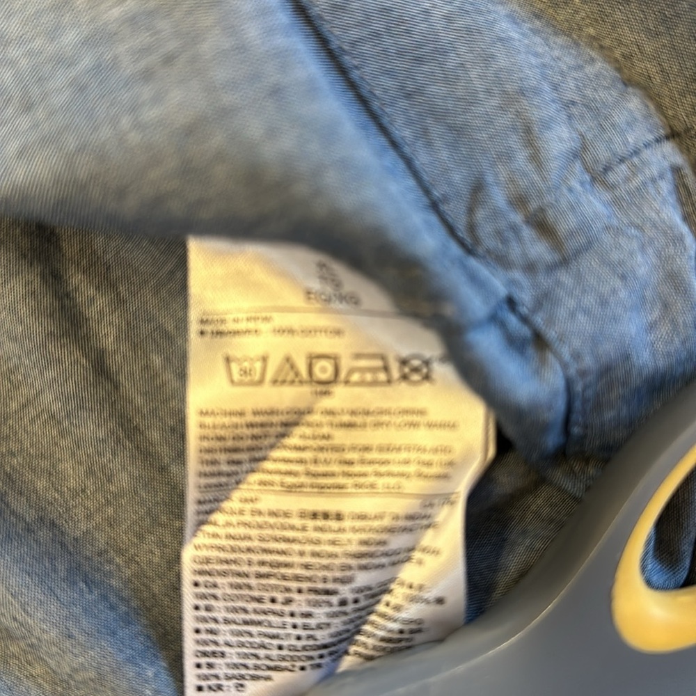NWOT - GAP, XL, cotton lightweight chambray boatneck top. Great for hot weather. - Picture 6 of 7
